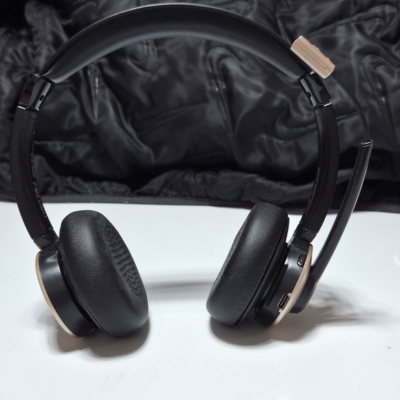 EarBay Other - Earbay BT-68 Wireless Bluetooth Headset - Noise Cancelling Mic - Headset Only